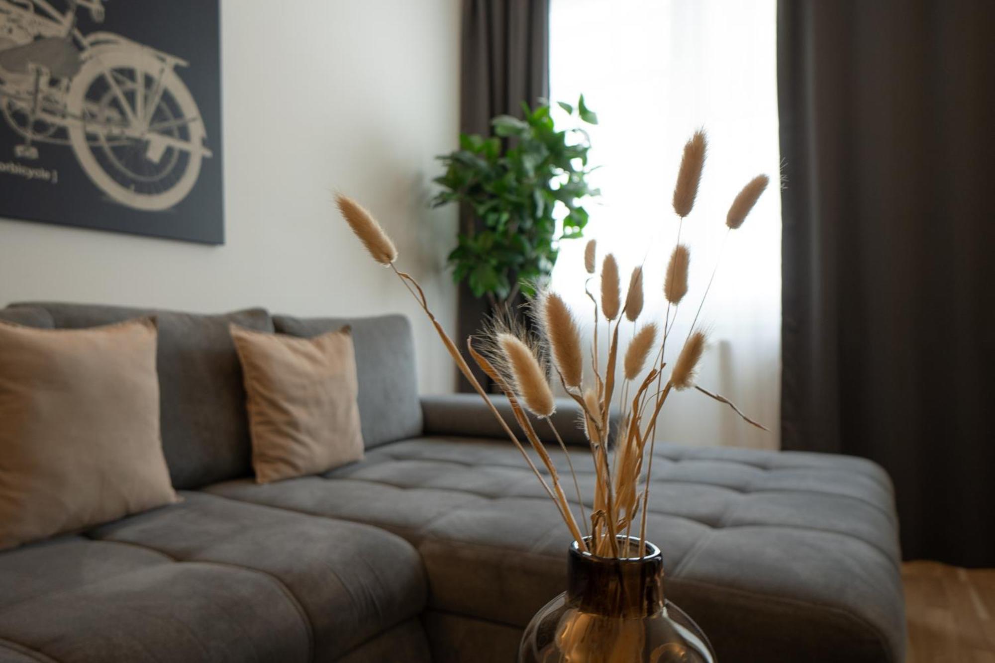 Charming Apartment With Balcony, Close To Stephansdom Cathedral Wenen Buitenkant foto